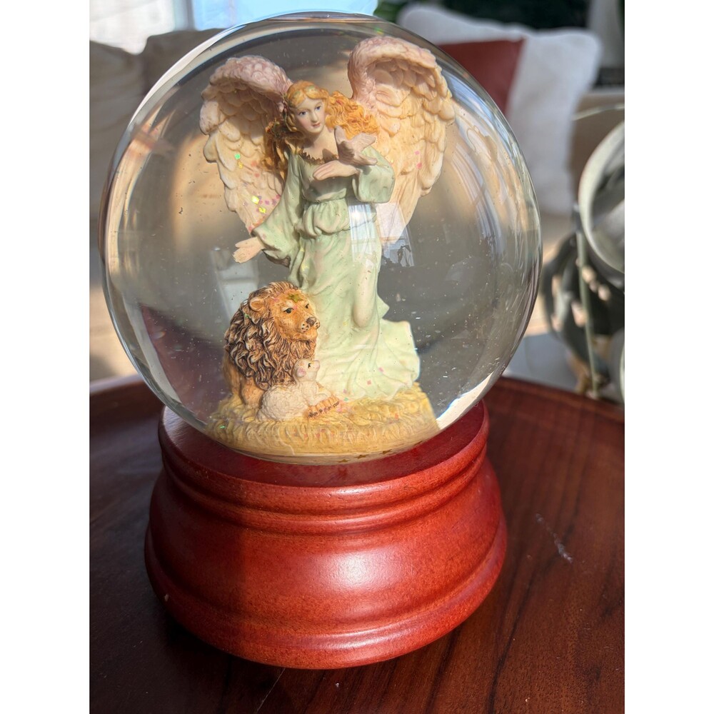 Seraphim Classics Serena Angel of Peace Glitterdome Musical Snow Globe Roman Inc